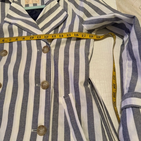 Women’s alter’d state double breasted tie waist trench coat size small. Like new - Picture 6 of 6